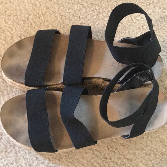 Black Strap Summer Sandals - Picture 2 of 4